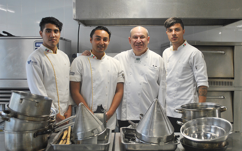 Estudiantes mexicanos de Gastronomía: “Aplicaremos en nuestro país todo lo que aprendimos en Santo Tomás”