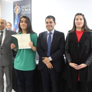 Santo Tomás Puente Alto certificó a escolares por exitoso Taller de Masoterapia