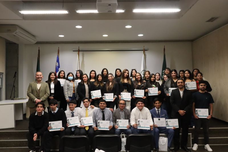 Santo Tomás Ovalle certifica a estudiantes de Contabilidad General que participaron en la Operación Renta 2025