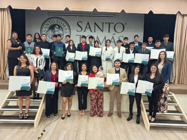 55 estudiantes de Preparador Físico de Santo Tomás Cop ...