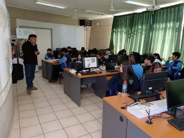Estudiantes del Instituto Comercial participaron de acti ...