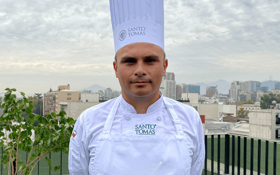 El área de Gastronomía Santo Tomás, Sede Santiago Centro participa en Expomundo Rural 2025