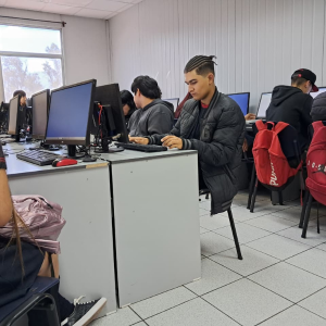Liceo Juan Mackenna vivió jornada de alternancia junto al área de Administración de Santo Tomás Puente Alto