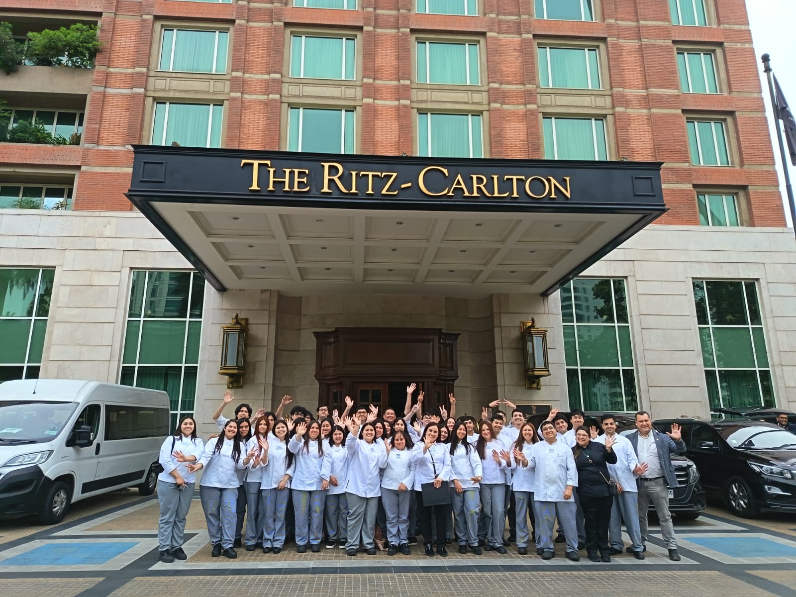 Estudiantes de Gastronomía UST Los Ángeles amplían sus horizontes con salida a terreno en Santiago