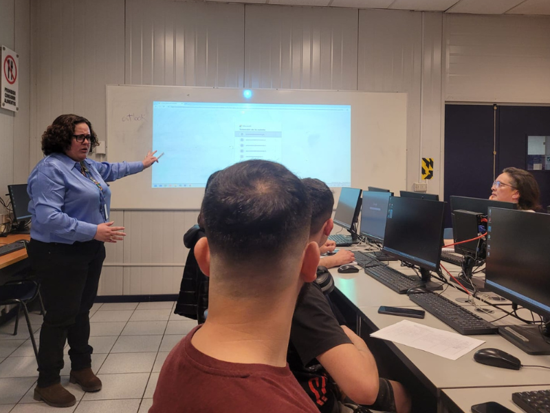 Alumnos nuevos de Administración participaron en taller "TICS para un estudio eficaz"