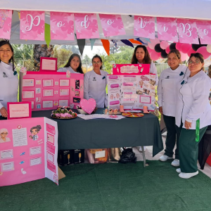 Estudiantes de Técnico en Podología Clínica realizan feria educativa para promover el cuidado podal